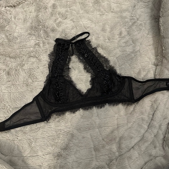 Lacey Black Halter Bra from Victoria’s Secret - Picture 3 of 10